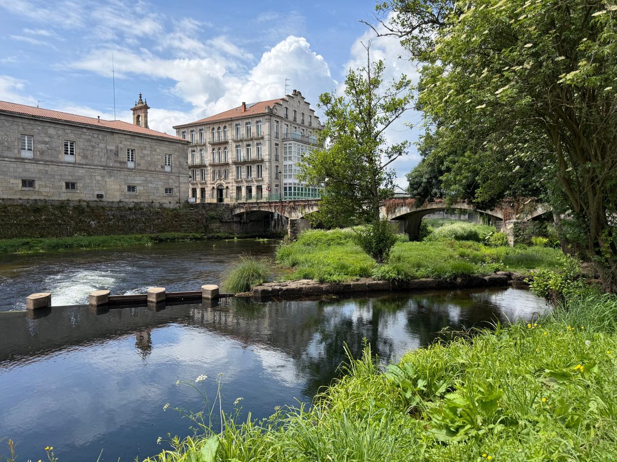 Puente sobre el río Umia en Caldas de Reis, villa termal del Camino Portugués