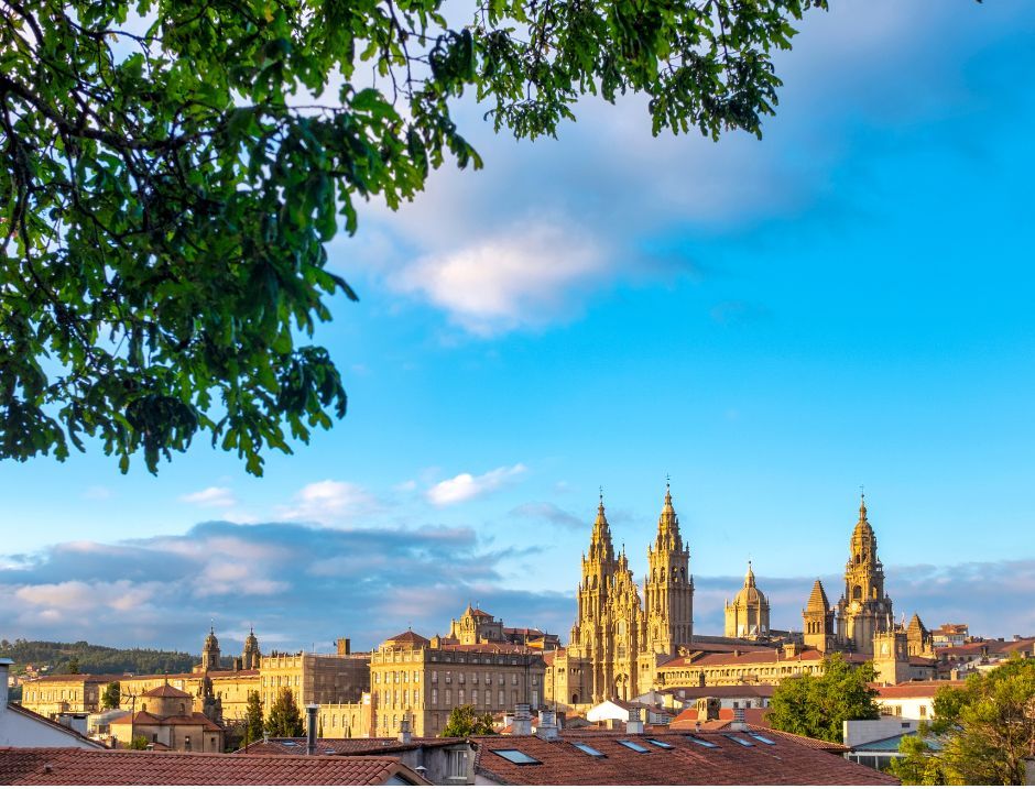 Vista de Santiago de Compostela con las torres de la Catedral